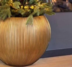 Capi Europe - Vaas Bol Groove XL - 63x51 - Goud - Bloempot Voor Binnen - Opening ⌀42 - GVGB271 -Tuinen Speciaal Winkel 1200x1110
