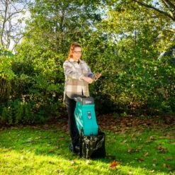 VONROC Hakselaar/Shredder 2500W – Voor Takken Tot Ø45mm – Incl. 45L Opvangzak & Duwstok -Tuinen Speciaal Winkel 1200x1200 1053