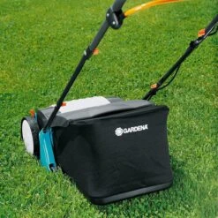 GARDENA EVC 1000 Verticuteermachine - Werkbreedte 30 Cm - Werkgebied 600m2 -Tuinen Speciaal Winkel 1200x1200 1294