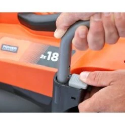 Black & Decker BLACK+DECKER BCMW3318N-XJ Grasmaaier - 18V - 33cm - Excl. Accu & Lader 27 Black & Decker BLACK+DECKER BCMW3318N-XJ Grasmaaier - 18V - 33cm - Excl. Accu & Lader -Tuinen Speciaal Winkel 1200x1200 1331