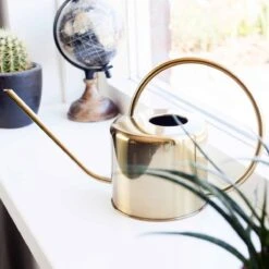 Kikkerland Vintage Gieter - Plantengieter Voor Binnen - Goud - 1,2L - Retro - Metaal -Tuinen Speciaal Winkel 1200x1200 460