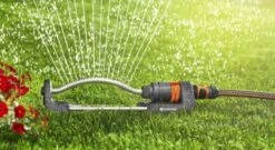 GARDENA - Zwenksproeier Aqua S - Tuinsproeier - 90 Tot 220 M² -Tuinen Speciaal Winkel 1200x657