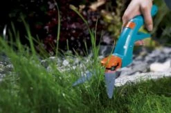 GARDENA Classic Grasschaar - Draaibaar 360° -Tuinen Speciaal Winkel 1200x798 13