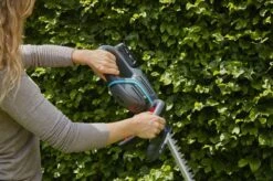 GARDENA - ComfortCut 50/18V-P4A Ready-To-Use Set - Heggenschaar -Tuinen Speciaal Winkel 1200x799 185