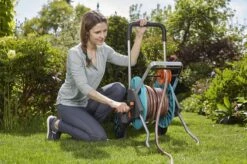 GARDENA - AquaRoll M CleverRoll Easy Slangenwagen - Maximaal 60 Meter - Inklapbare Zwengel 23 GARDENA - AquaRoll M CleverRoll Easy Slangenwagen - Maximaal 60 Meter - Inklapbare Zwengel -Tuinen Speciaal Winkel 1200x799 26