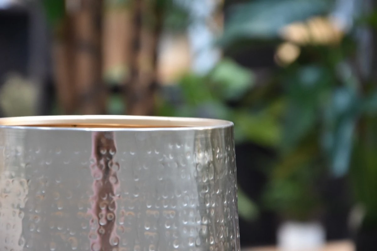 Gina Da - Bloempot - Karakter - Goud - Metaal - 15 Cm Hoog 4 Gina Da - Bloempot - Karakter - Goud - Metaal - 15 Cm Hoog - Afbeelding 2