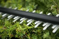 Bosch UniversalHedgeCut 18-50 Heggenschaar - Met 18 V Accu En Lader -Tuinen Speciaal Winkel 1200x800 384