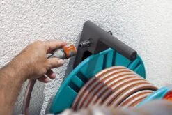 GARDENA - Wandslanghouder 60 Met Slanggeleider - Slanghouder - Maximale Capaciteit 60 Meter -Tuinen Speciaal Winkel 1200x800 76