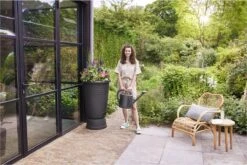 Elho Green Basics Regenton Plus 105 - Regenton Voor Kweken En Oogsten - Ø 58.4 X H 80.4 Cm - Zwart/Living Black -Tuinen Speciaal Winkel 1200x801 8