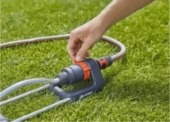 GARDENA - Zwenksproeier Aqua S - Tuinsproeier - 90 Tot 220 M² -Tuinen Speciaal Winkel 1200x867 2