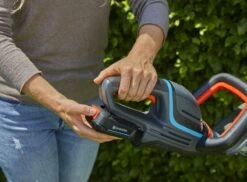 GARDENA - ComfortCut 50/18V-P4A Ready-To-Use Set - Heggenschaar -Tuinen Speciaal Winkel 1200x885 4