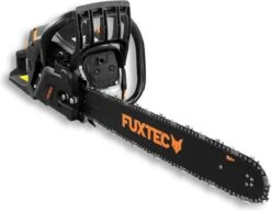 FUXTEC Kettingzaag Benzine - 61,5cc 2-takt - 51cm / 20 Inch Zwaardlengte - Incl. Zaagblad & Ketting - FX-KS262 - Black Edition -Tuinen Speciaal Winkel 1200x934 2