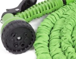 Benson - Tuinslang - Fexibel - 10 Meter - Tuinslang Met Koppeling - Spuitpistool - Groen -Tuinen Speciaal Winkel 1200x934