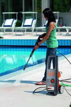 Black & Decker BLACK+DECKER Hogedrukreiniger BXPW1600PE - 1600 Watt - 125 Bar - 420 L/u - Verrijdbaar -Tuinen Speciaal Winkel 799x1200 61