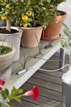 GARDENA Vakantiebewateringsset Duppelsysteem - Geschikt Voor 36 Potplanten - Incl. 9l Vat -Tuinen Speciaal Winkel 799x1200 9