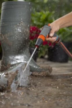 GARDENA - Comfort Reinigingsbroes - Spuitpistool - Traploos Instelbaar -Tuinen Speciaal Winkel 800x1200 51