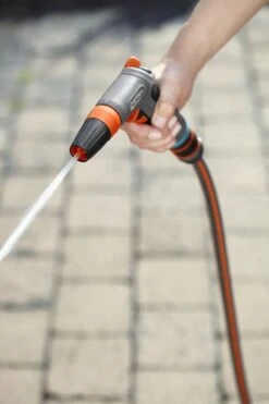 GARDENA - Comfort Reinigingsbroes - Spuitpistool - Traploos Instelbaar -Tuinen Speciaal Winkel 800x1200 53