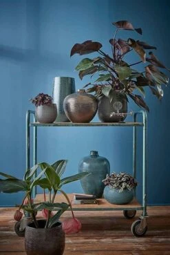 Mica Decorations Gabriel Bloempot - H20 X Ø25 Cm - Keramiek - Blauw 20 Mica Decorations Gabriel Bloempot - H20 X Ø25 Cm - Keramiek - Blauw -Tuinen Speciaal Winkel 803x1200 2