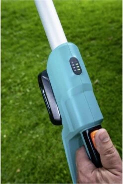 GARDENA - Accu Telescopische Snoeizaag - TCS 20/18 P4A Set - 20cm - 50 Cm ⌀ -Tuinen Speciaal Winkel 806x1200 2